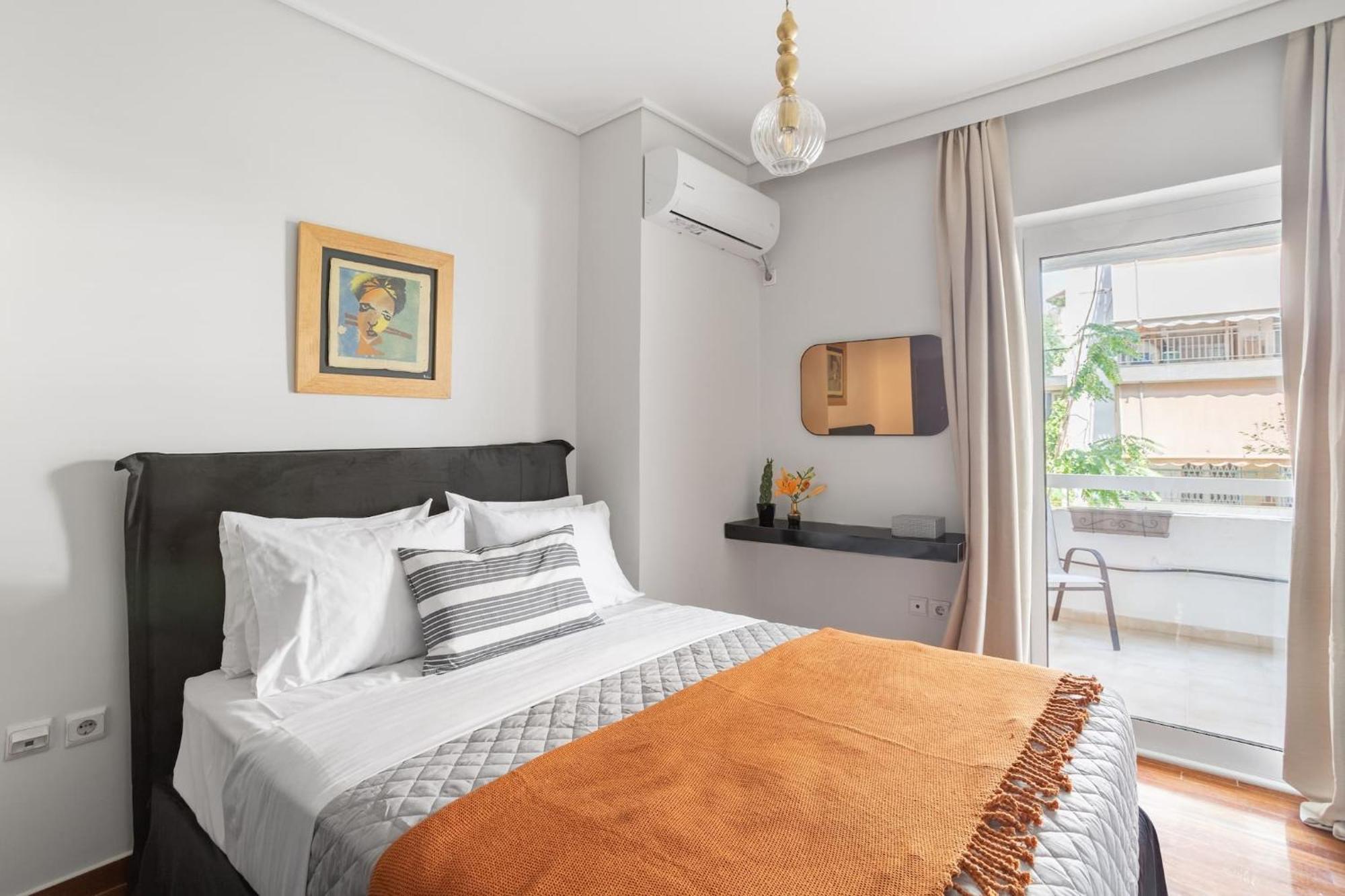 Fresh Detailed Stylish Apartment At Acropolis Атина Екстериор снимка